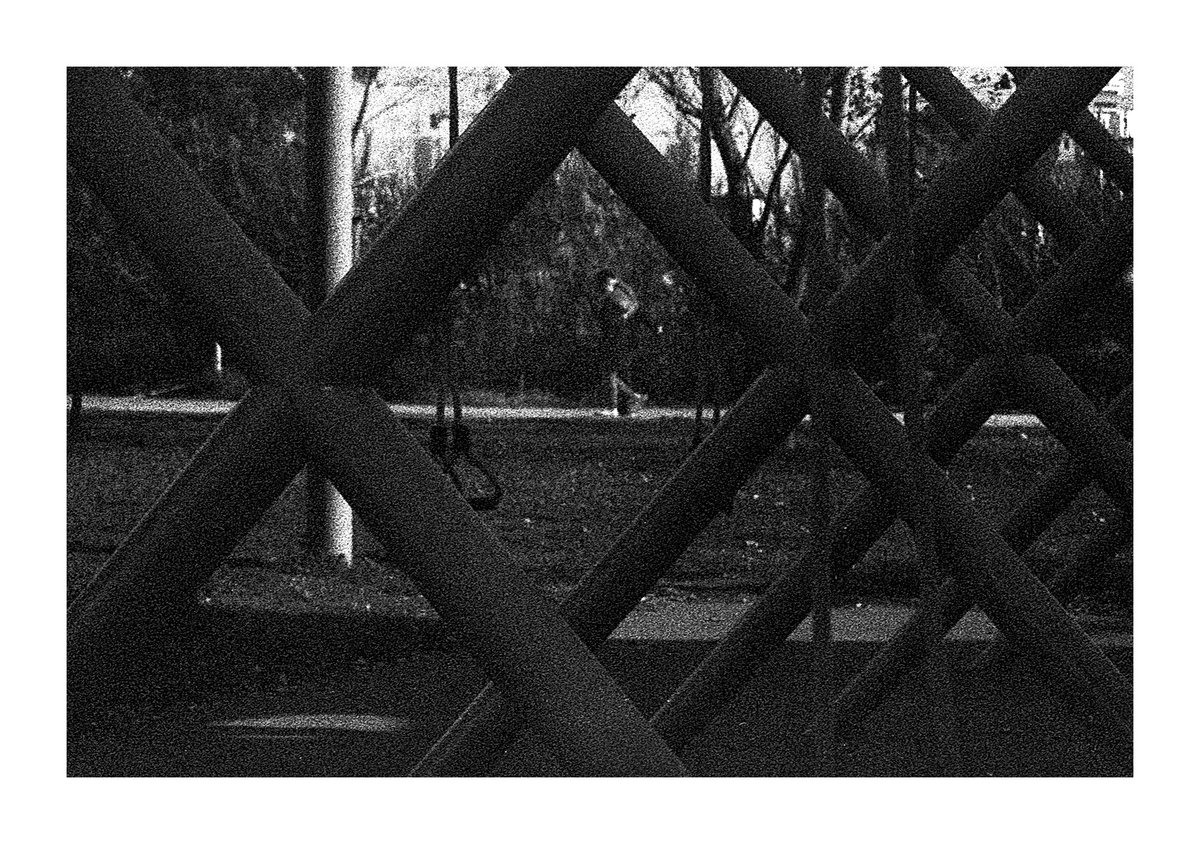 liorfaust's tweet photo. Got 4 rolls of old kodak 2475 film.
Tried shooting it on different SLR cameras and ASA.
Only one came out.. 

Minolta Riva Zoom 128 
Kodak Recording film 2475
Exp 7/98 @1600
Developed as 3200asa
#film #filmisnotdead #believeinfilm #filmisalive #onfilm #shootfilm https://t.co/JiSHmHO889