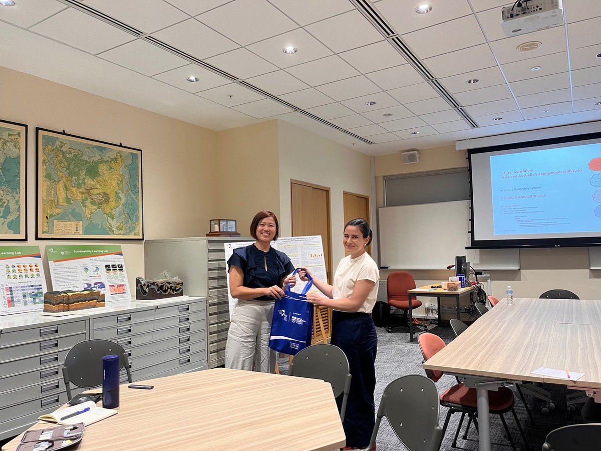 YingNeoh's tweet photo. I’m very honoured for the opportunity to share my research work on developing Asia Literacy in Australian schools this morning at theNational Institute of Education, Singapore 🇸🇬 stimulating discussions with school teachers and scholars in HASS to identify ways forward https://t.co/gZNa8iFxNK