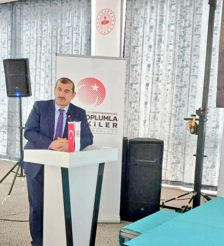icisleriSTi's tweet photo. Yeniden yazılan DERBİS’in tanıtımı için Ayvalık VE Otelde düzenlenen Hizmet İçi Eğitim Seminerimizin ikinci günü İşlemler ve Mevzuat Uygulama Daire Başkanımız Adnan ZENGİN ve Proje Destek Daire Başkanımız Fatih GÜNAY’ın Yeni DERBİS’e ilişkin değerlendirme konuşmaları ile başladı. https://t.co/u7ds8OExLX