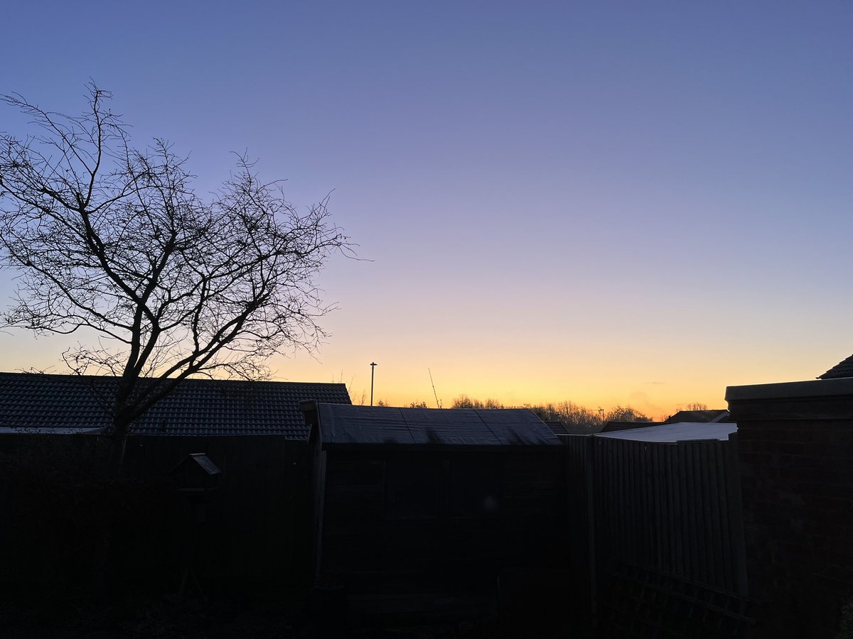 spacemonkey_82's tweet photo. Here comes sunrise #pulp https://t.co/29zliN0hl6