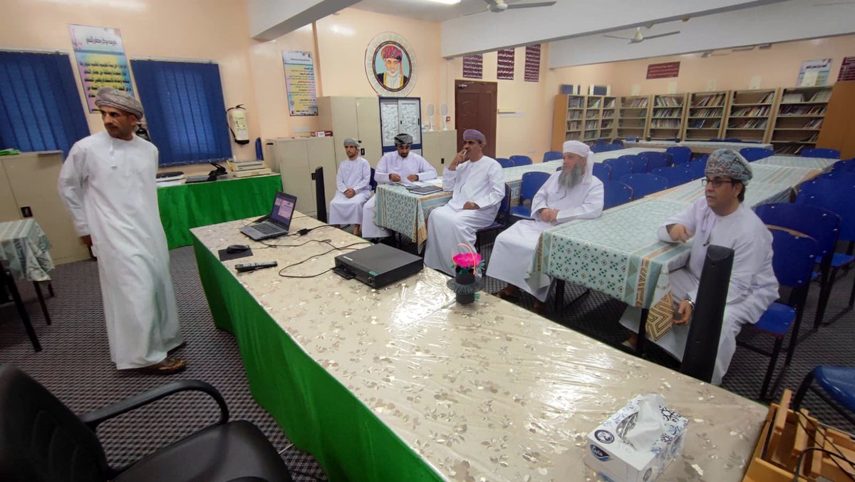 EduGovNBT2315's tweet photo. جانب من الزيارة الإشرافية للأستاذ خالد الخروصي مشرف إدارة مدرسية للمدرسة وتقييم مجلس أولياء الأمور تخللها زيارة ورشة الخزفيات وورشة الخط العربي بحضور رئيس مجلس أولياء الأمور سيف الحارثي.
#فعاليات_تعليمية_شمال_الباطنة 
#تعلم_مستدام https://t.co/KtgMzYPPYe