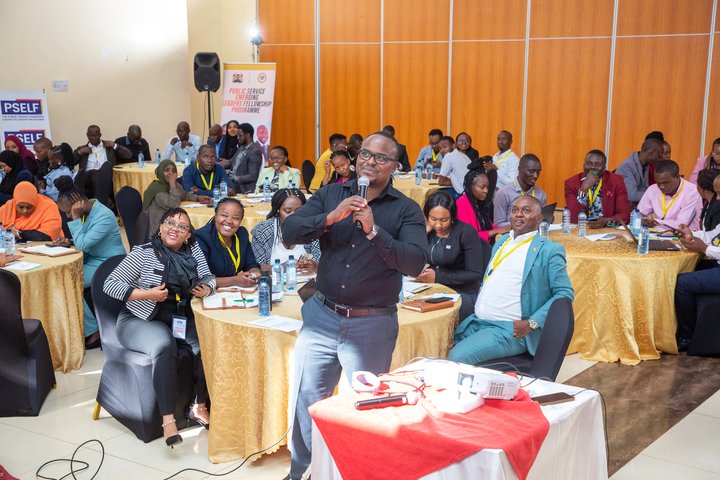 elfafrica1's tweet image. Day 2 of the #PSELFWeek was truly remarkable as we dove deeper into the essence of leadership. Our Fellows had the unique opportunity for heartfelt discussions with seasoned professionals, further enriching their understanding and perspective. #ELFImpact