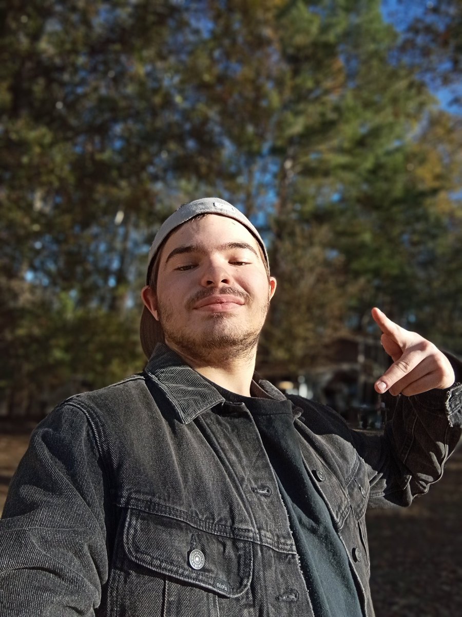 sylenceforever's tweet image. This is going to be my new pfp for now on. It's a very good pic of me lol and I figured I'll just not use @katoverro much because idk I just feel like this account is better 🤷
#newpfp #accountchange #furry #twitter #instagram