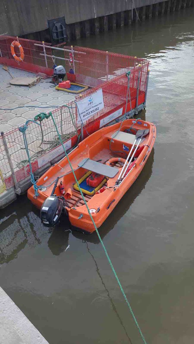 FPSPontoonHire's tweet image. Works continue at Eastham Locks/Queen Elizabeth II Docks, we are providing a floating work platform for large rubber fenders to be installed to the dock walls, and of course a safety boat.

#WorkBoatHire #PontoonHire #FloatingWorkPlatform #SafetyBoat #Fenders #Docks