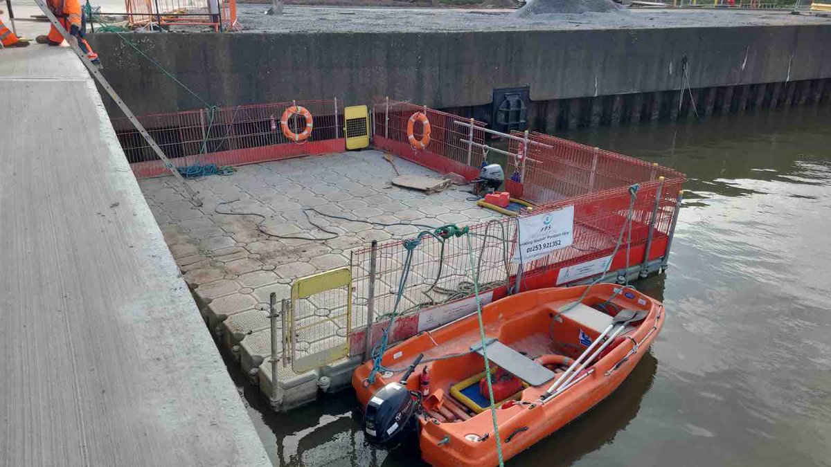 FPSPontoonHire's tweet image. Works continue at Eastham Locks/Queen Elizabeth II Docks, we are providing a floating work platform for large rubber fenders to be installed to the dock walls, and of course a safety boat.

#WorkBoatHire #PontoonHire #FloatingWorkPlatform #SafetyBoat #Fenders #Docks
