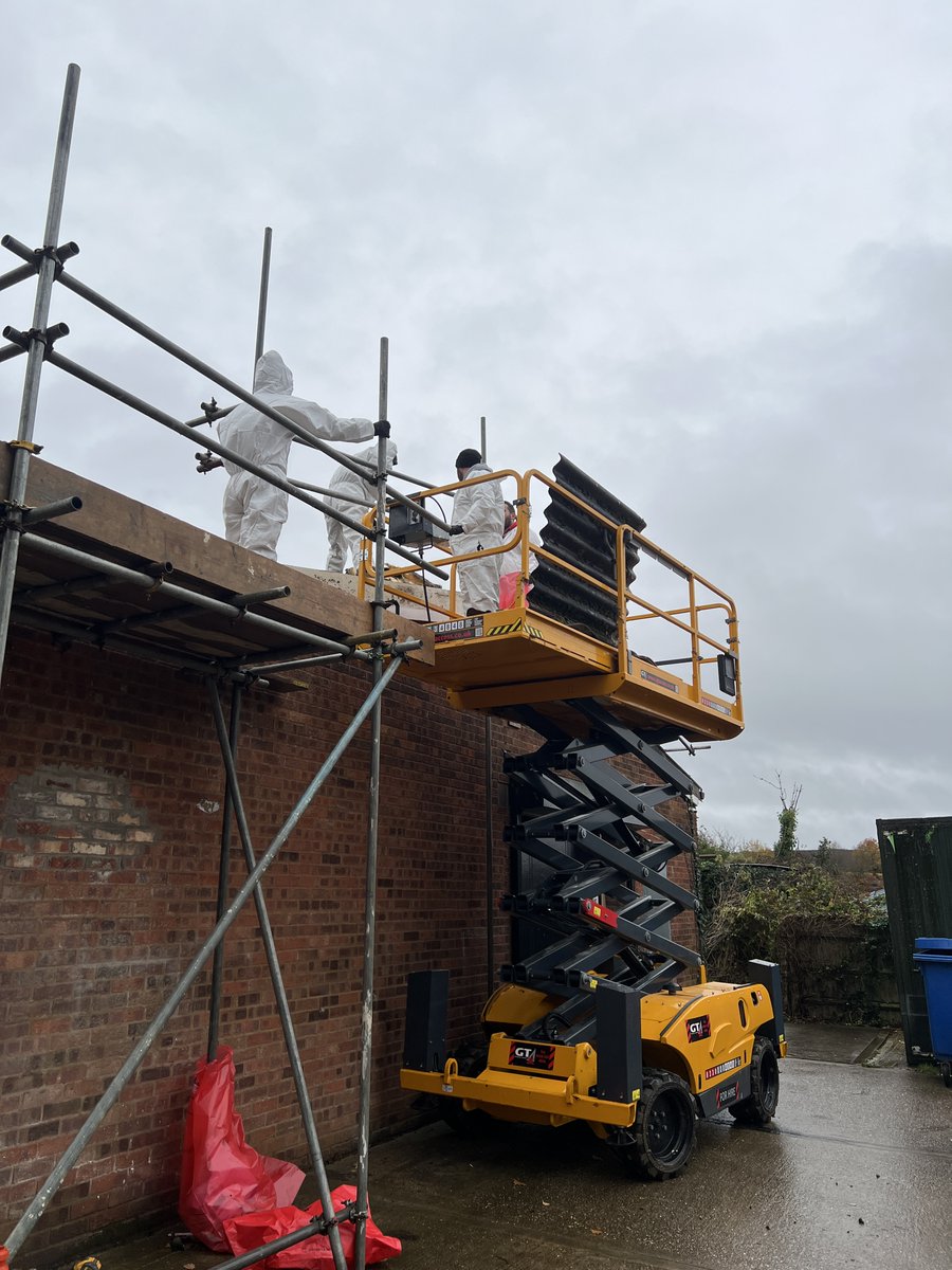 KnockoutPrint's tweet image. Perfectly timed for the freezing weather, we are currently having the roof replaced with something fit for solar panels and 21st-century insulation! #knockoutprint #knockoutsigns #knockoutmerchandise