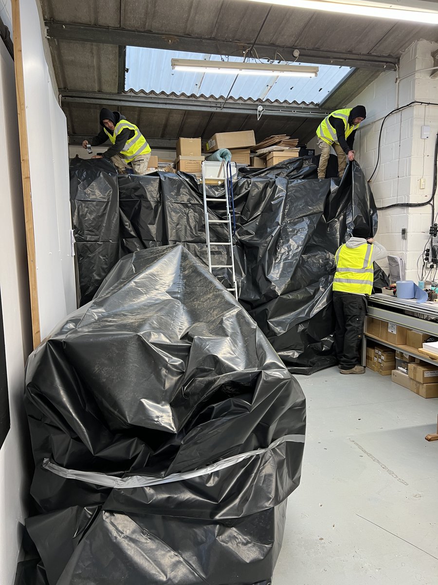 KnockoutPrint's tweet image. Perfectly timed for the freezing weather, we are currently having the roof replaced with something fit for solar panels and 21st-century insulation! #knockoutprint #knockoutsigns #knockoutmerchandise