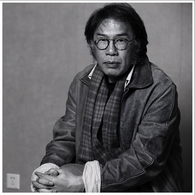 DelufaPress's tweet photo. #XiChuan #西川

Poeta, saggista e traduttore. Inizia a scrivere versi negli anni 80, quando conosce un ragazzo timido, piccolo di statura, dal verso potente. Si chiamava #Haizi.

Traduzione di  #FrancescoDeLuca 

 #poesiacinese #beida #delufaproject #delufapress #德陆法出版社 https://t.co/ma06oE8Lhh