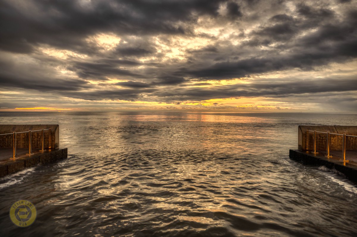 CoastCams247's tweet photo. Good morning from Dawlish.  #naturecoast #coastalscents #westcoastlife https://t.co/d8UWXmZ8GV