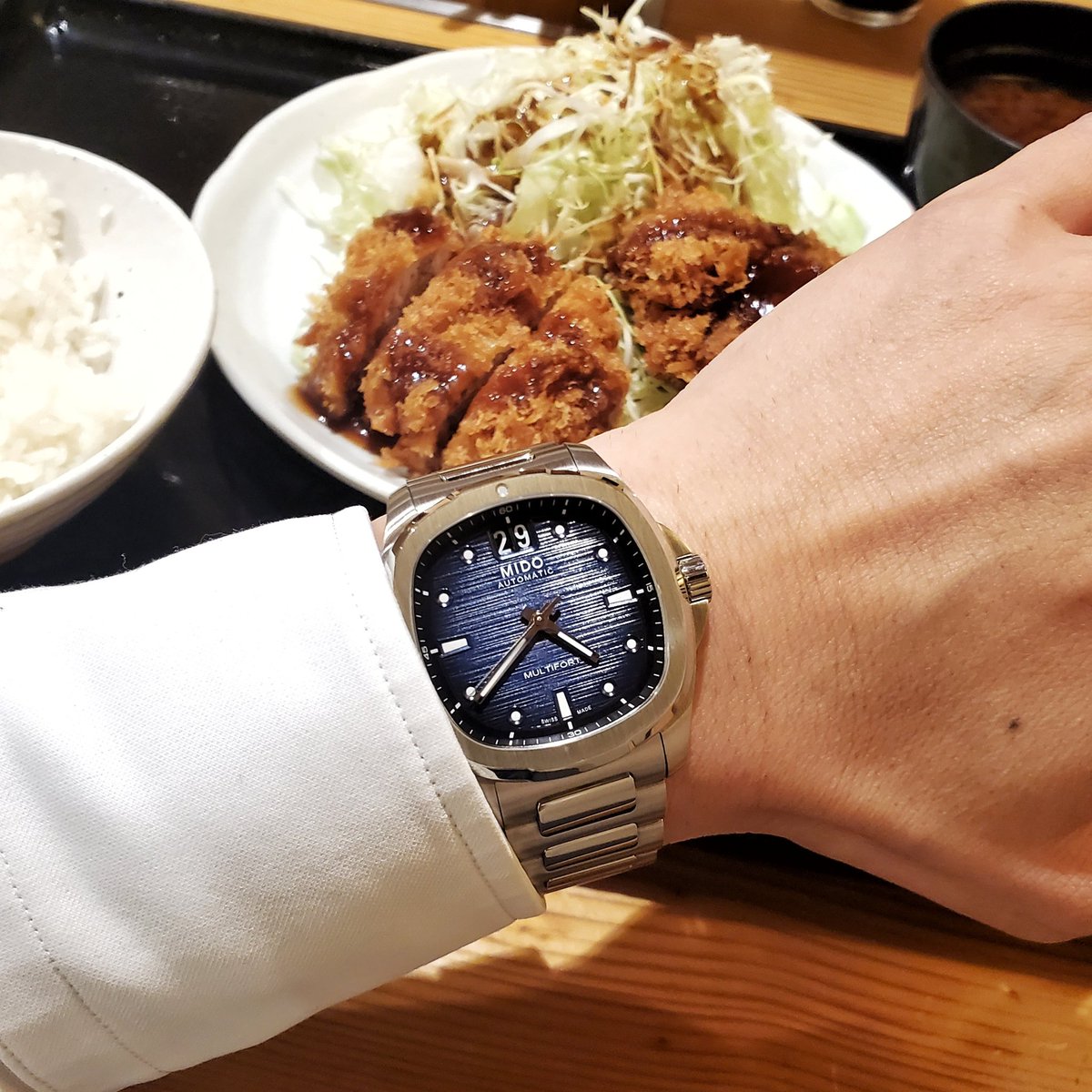 Suna_Watch's tweet photo. う~ん💕
間違いなくアレよりコッチの方がトンカツが似合う(笑)
#mido #multifort #腕時計 https://t.co/hmhqjUgKd7