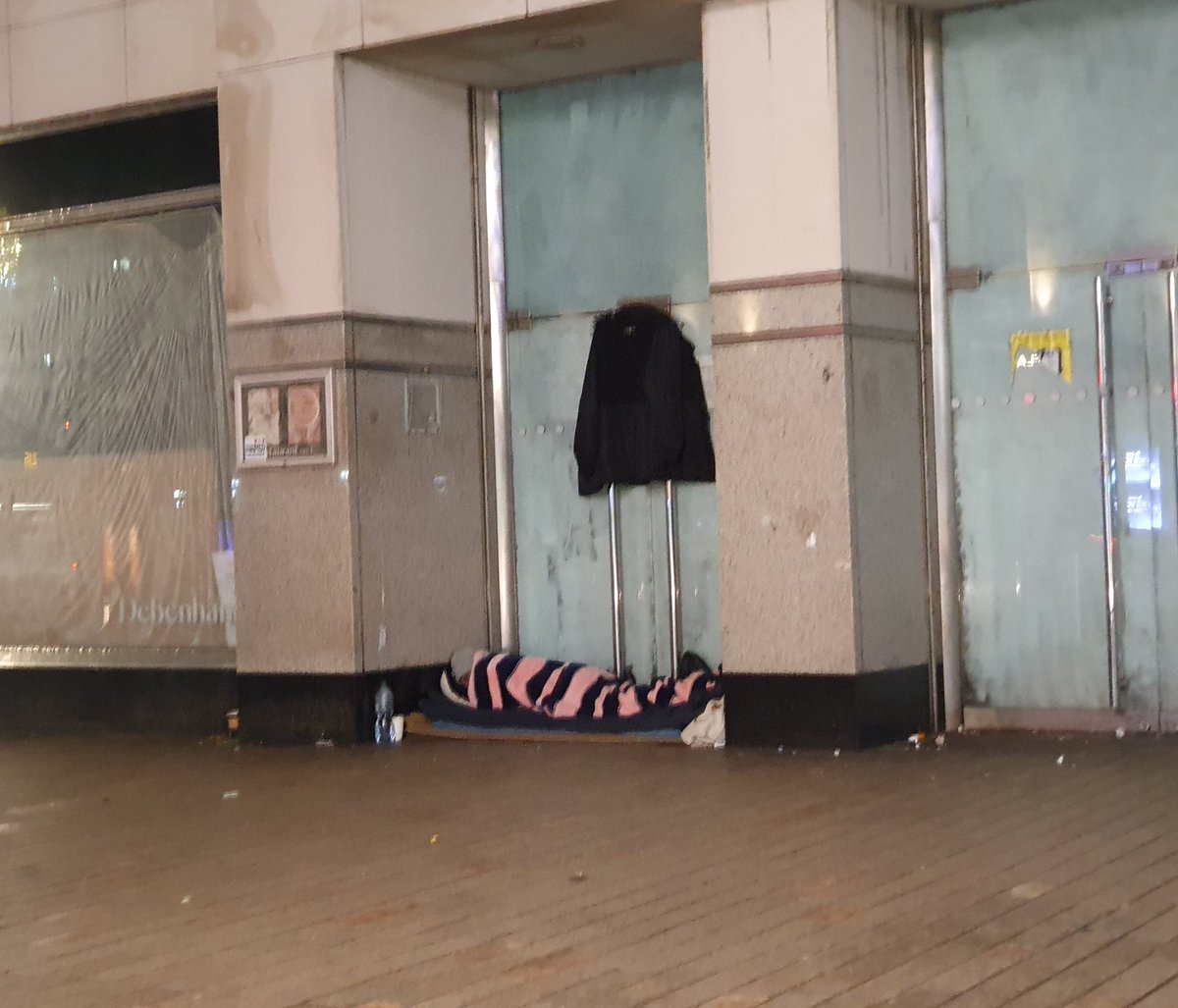 frank_oconnor's tweet photo. With temperatures at freezing it must have been a very challenging night for this person in Cork city 
Nobody should be without a roof over their head in Ireland
We have enough homes for everyone
We just don't have political will to provide them 
#DerelictIreland #HousingCrisis https://t.co/VwM40IZy1u