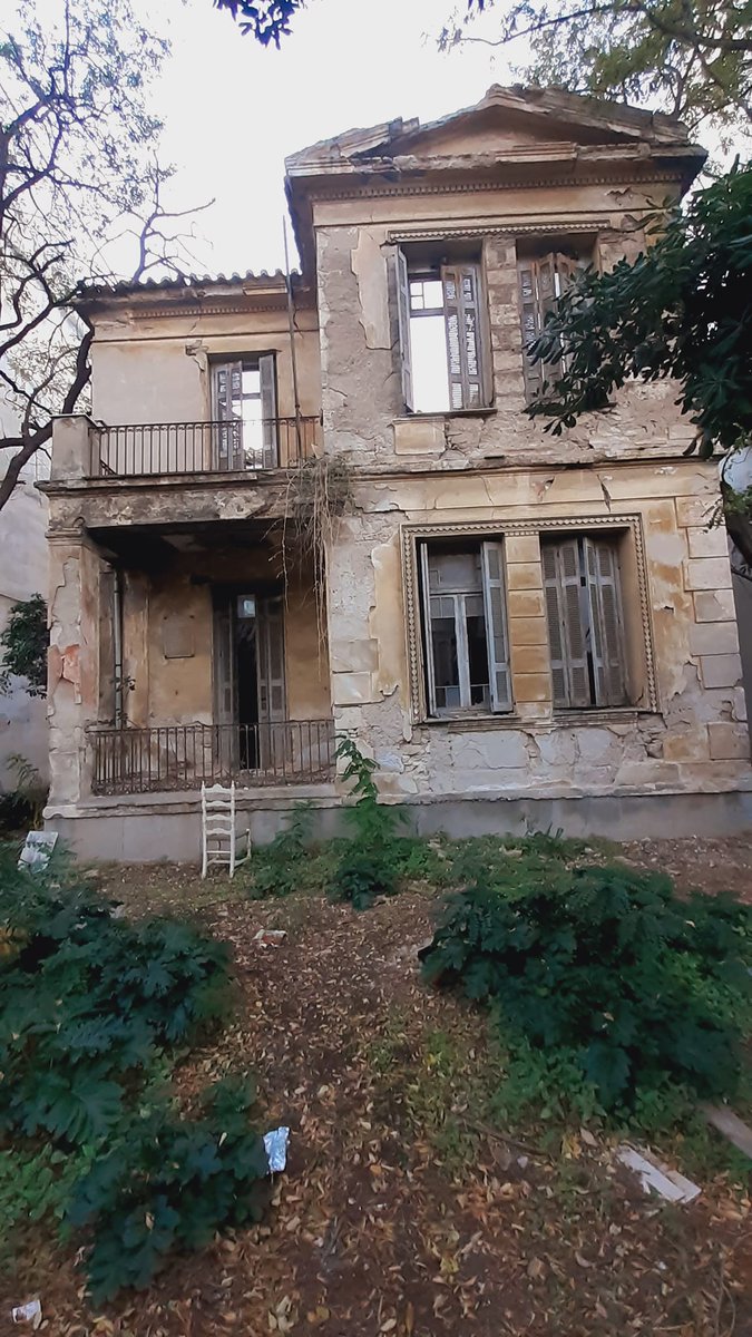 nyctalopos's tweet photo. Πειραιάς νέο Φάληρο. Υπήρξαμε όμορφοι κάποτε. Φωτίσαμε λίγο τούτον τον άσχημο τόπο, πριν πέσει το σκοτάδι... https://t.co/74UJoxYmji
