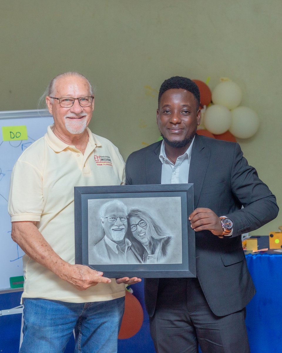 SelfHelpTrainer's tweet image. Thank you my friend, my wife and I are so humbled. Thank you Uganda for loving us.

We think to PROSPER and Eddie is determined to do his best.

Through @conradleonard9 , Paul, and the big team, our trip in Uganda was a success, I can&apos;t wait to be back.