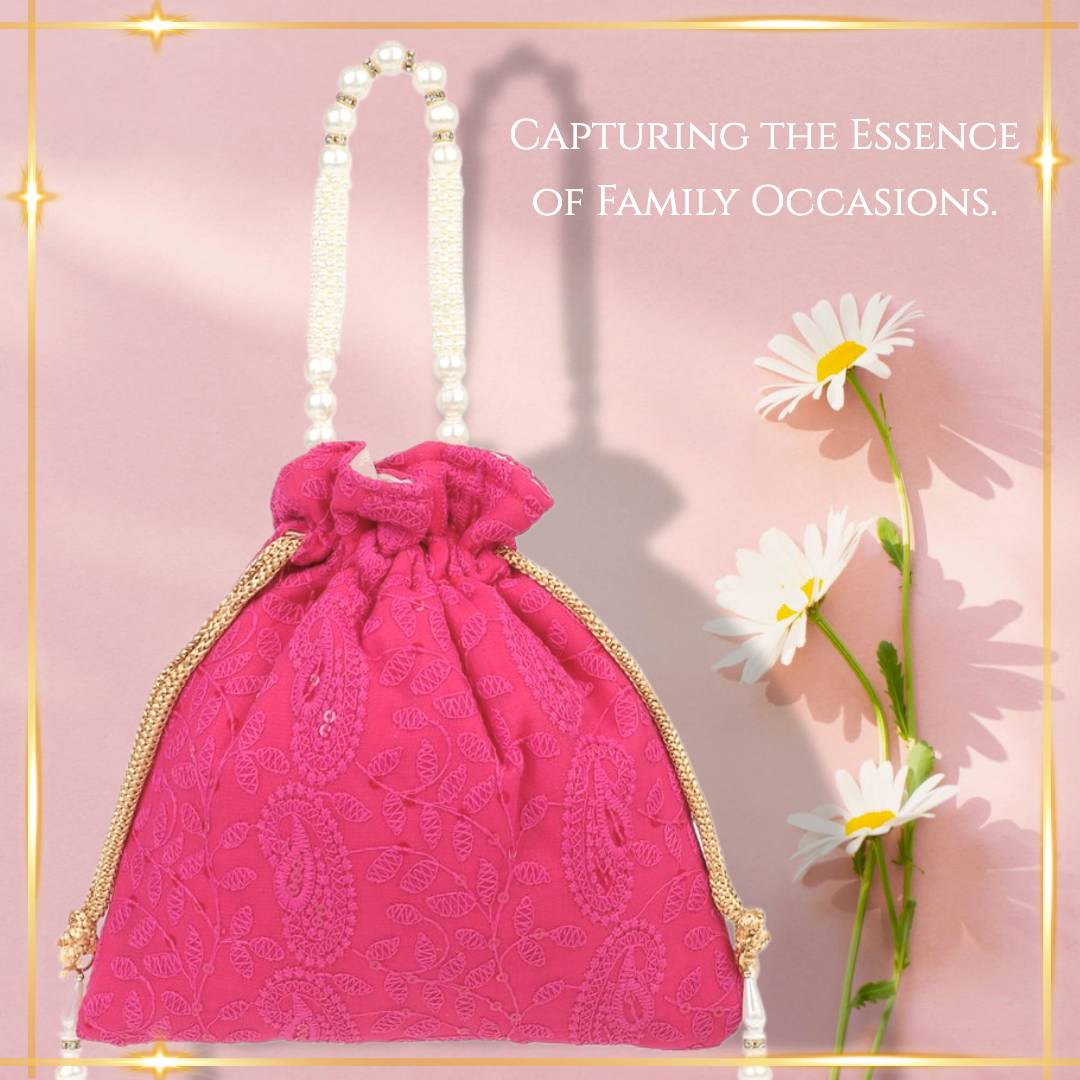 aditi_wasan's tweet photo. An elegantly styled accessory that will surely add grace to your evening look and make you stand out in a crowd.

https://t.co/tbBEtuN1Aw
#potlis #potli #potlibags #clutches #clutch #bags #clutchbag #clutchpurse #resinclutch #clutchbags #potlibag #purse #batwa #embroidery https://t.co/qST6FrNjx0