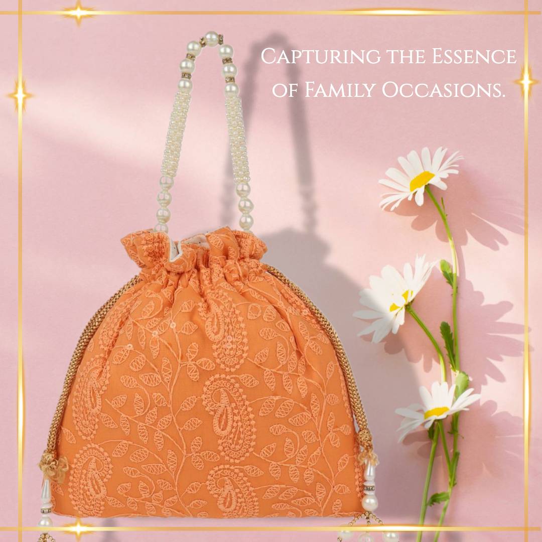 aditi_wasan's tweet photo. An elegantly styled accessory that will surely add grace to your evening look and make you stand out in a crowd.

https://t.co/tbBEtuN1Aw
#potlis #potli #potlibags #clutches #clutch #bags #clutchbag #clutchpurse #resinclutch #clutchbags #potlibag #purse #batwa #embroidery https://t.co/qST6FrNjx0