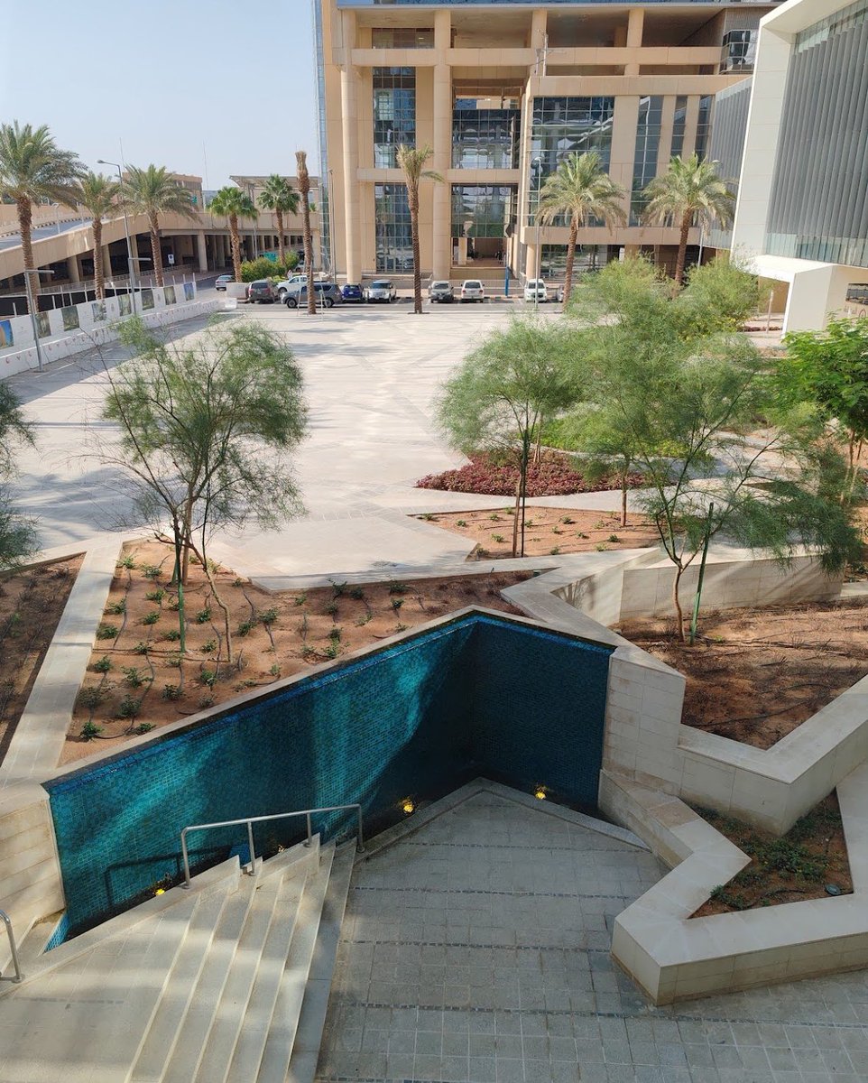 اللهم يسر ووفق وأعن. فخور بانظمامي لقسم جراحة الأنف والأذن والحنجرة والرأس والعنق في مدينة الملك عبدالعزيز الطبية التابعة للشؤون الصحية بالحرس الوطني في الرياض. أتطلع لأن أكون عونًا لهم في تحقيق تطلعات وأهداف القسم المستقبلية إن شاء الله.