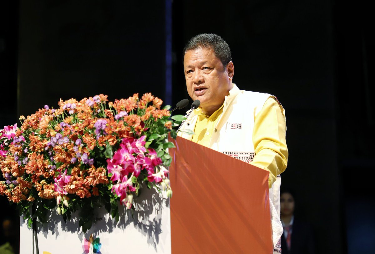 ranojpeguassam's tweet photo. Eminent scholar Anundaram Borooah's life and works continues to be an inspiration & guiding beacon for all. 

Today, Hon'ble CM Dr. @himantabiswa
felicitated and presented the Anundaram Borooah Award, 2023 to 27,183 students from Assam who cleared their HSLC Examination with 75% or more marks. Each student will receive ₹ 15,000 each. A total of ₹ 40,77,45,000 has been sanctioned by the Govt of Assam for the occasion. 

Addressing the awardees today, the Hon'ble CM extended his heartfelt congratulations and encouraged them to dream big. 

Cabinet colleague Shri @cmpatowary, SEBA Chairman Shri Ramesh Chand Jain and senior officials of the Education Dept were present on the occasion.