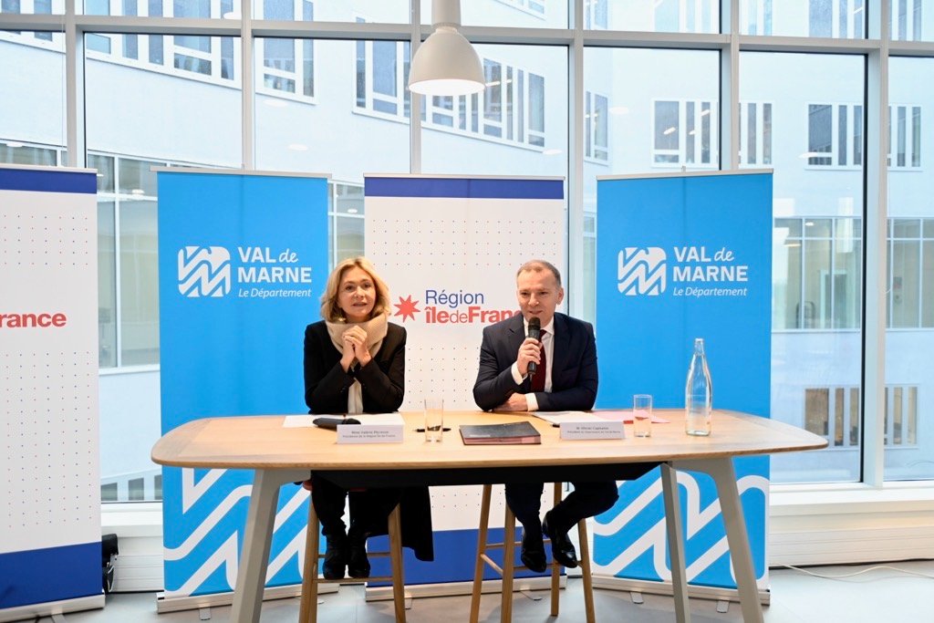 #ValDeMarneDirect : ce matin <a href="/Ocapitanio94/">Olivier Capitanio</a> et <a href="/vpecresse/">Valérie Pécresse</a> présentent l'action conjointe que <a href="/iledefrance/">Région Île-de-France</a> et le Département veulent mener pour faire du #ValdeMarne le 1er Département écologique d'Ile-de-France 🌱