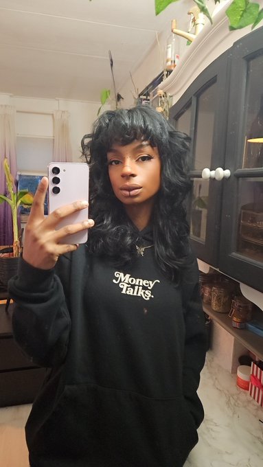 Goodmorning, queens and sluts. I want coffee and breakfasts sends because I obviously deserve it 😋  Findom