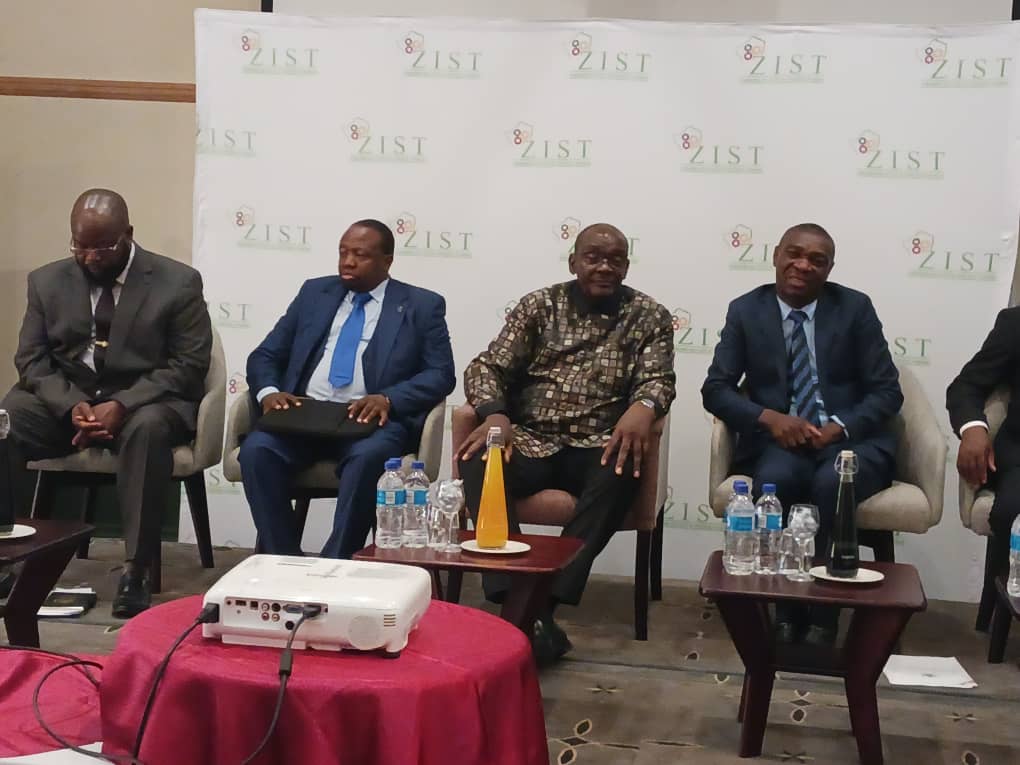 CMukungunugwa's tweet photo. Vice President Kembo Mohadi is in Nyanga for the Zimbabwe Institute of Strategic Thinking conference where he is expected to deliver his keynote address
This year's conferences theme:
Refining Corporate Excellence and Efficiency Towards Delivering a Middle-Income Economy https://t.co/oouSYzBSGJ