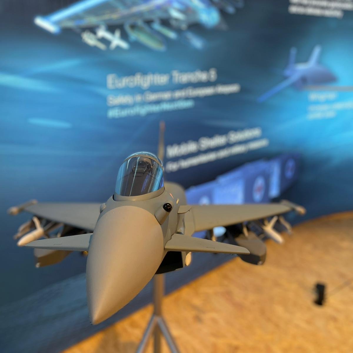 AirbusDefence's tweet image. Day 1️⃣ of #BerlinSecurityConference has started. This year, we present more than 🔟 key technologies and solutions made in Germany 🇩🇪, ranging from connectivity solutions like #SatComms or the Multi-Domain Combat Cloud #MDCC to military air power: #Eurofighter, #FCAS, #Eurodrone,…