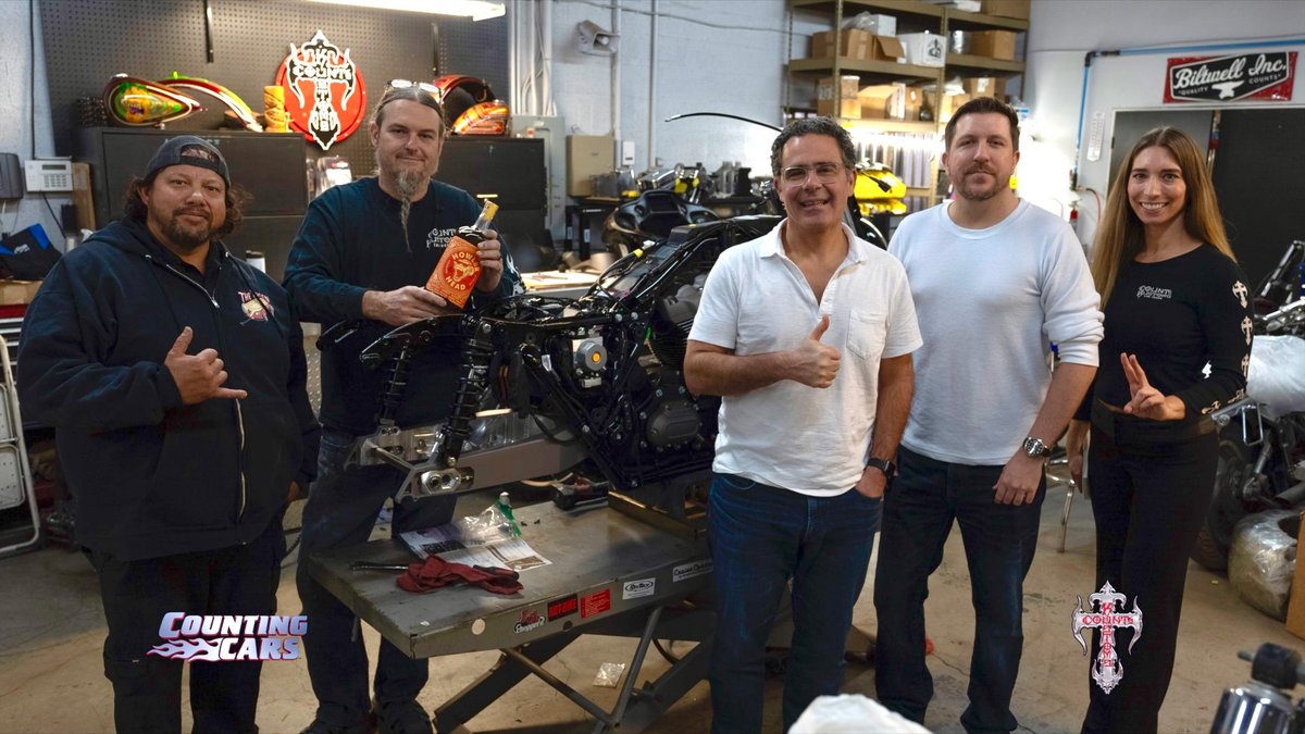CountsKustoms's tweet photo. @HowlerHead is customizing this Harley Road Glide for @danawhite 12 Days of Giveaways! @RyanAtCounts and @shannonhaikau are making sure this build looks AMAZING for the lucky winner! Stay tuned for more footage! Enter here: https://t.co/cdRkDq5KWO 
#countskustoms #howlerhead #ufc https://t.co/oci6AIzmVj