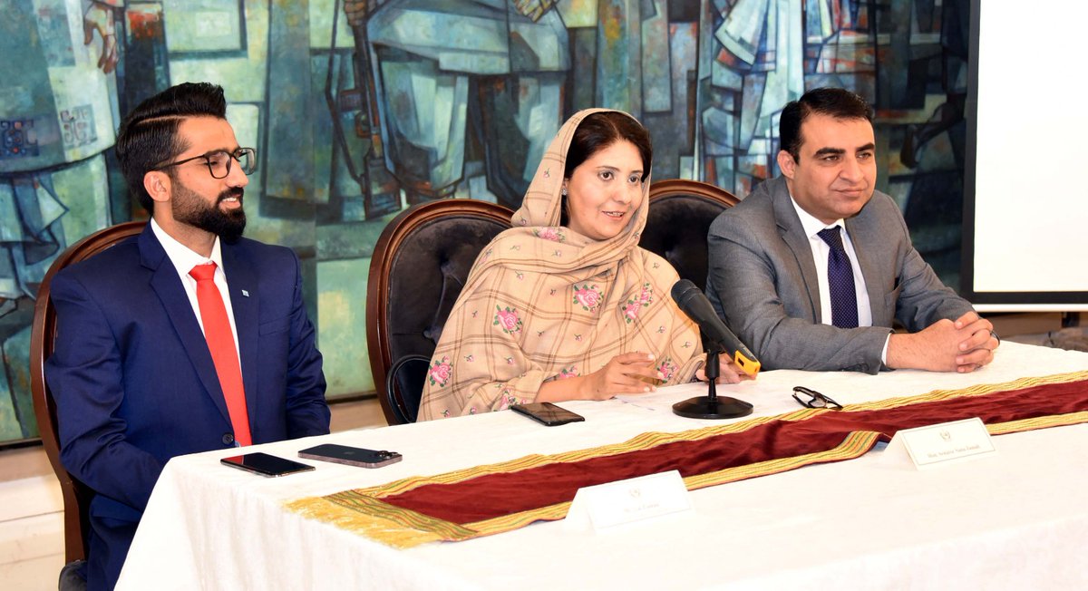 SenatePakistan's tweet photo. 1/2: Students from Model Council of Common Interests (CCI), a @HSF_Pakistan project visited Parliament House today. Interacting with Senator Sana Jamali, they gained insights into the Education Parliamentarians Caucus and the pivotal role of education in parliamentary affairs. https://t.co/T30mGOLiFw