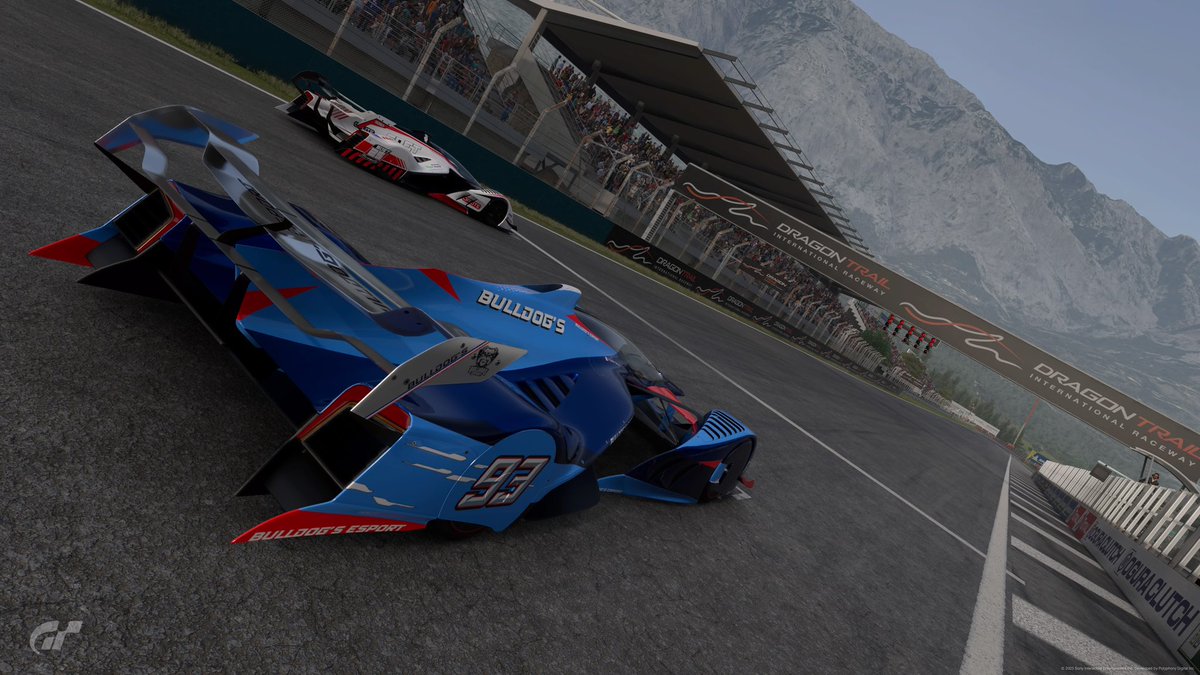 iamFlashSinay tweet media