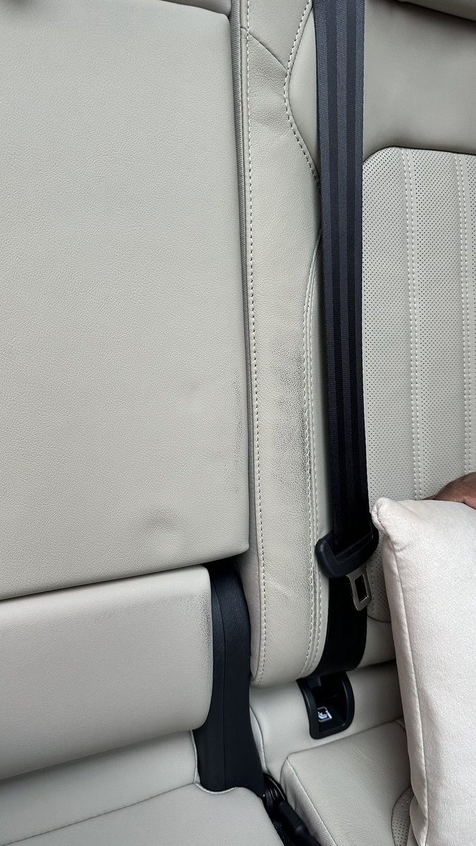 sidhu_1975's tweet photo. @Piyush_Arora_ I paid for a new Skoda kodiaq and got a used kodiaq run 87 kms with scratches and soiled leather seats with shoe prints all over! From Mahavir Skoda Hyderabad rd36. @SkodaIndia @SkodaGroupEN @VWGroup @VW https://t.co/3263ewUGlo