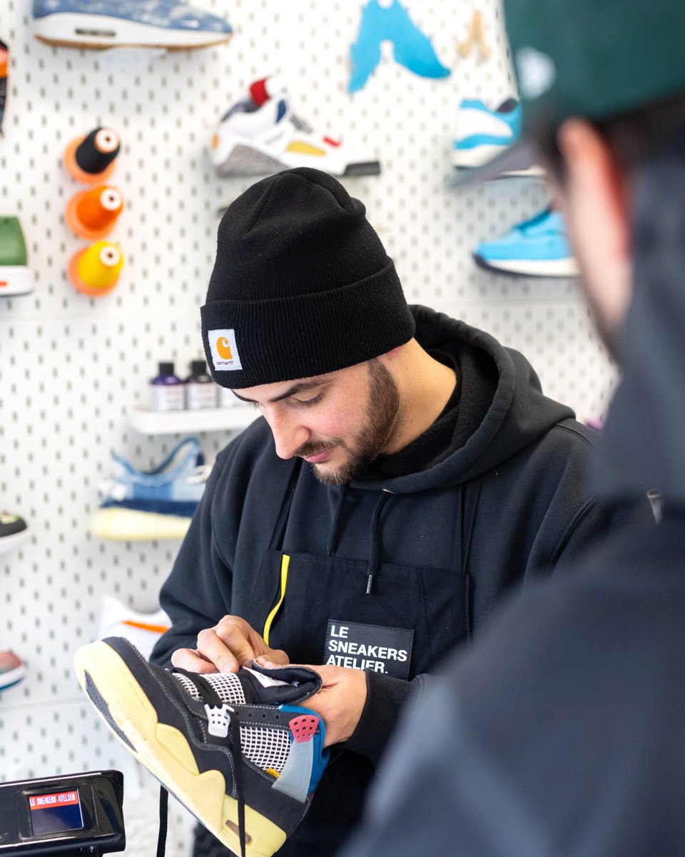 pariscommerces's tweet photo. - COMMERCE INSTALLÉ -
Sneaker Atelier, l’atelier qui répare et personnalise vos baskets ! 👟🛠

Créé par un spécialiste de la cordonnerie, l’atelier vous propose d’upcycler vos baskets afin de leur donner une seconde vie.
📍114 boulevard Brune #Paris14 - @Paris_Habitat https://t.co/7GytvCA3xW