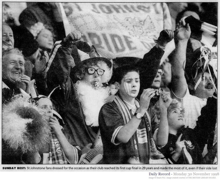 1998 | St Johnstone meet Rangers in the League Cup Final at Celtic Park. A Nick Dasovic strike from the edge of the box draws Saints level but Rangers go on to win the match 2-1. 
🎬> youtube.com/watch?v=IFy3iy…