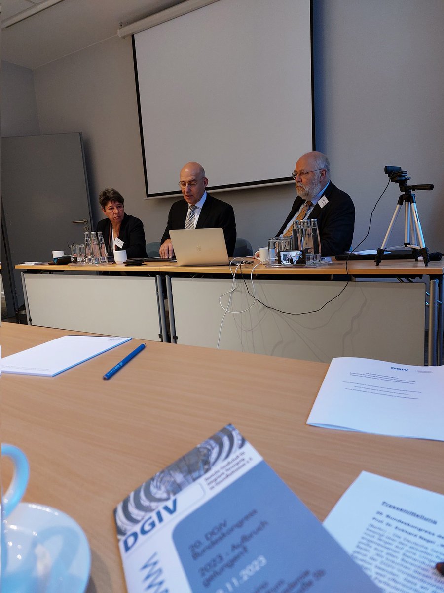 DiatraVerlag's tweet photo. Auf der Pressekonferenz zum Bundeskongress der Deutschen Gesellschaft für Integrierte Versorgung im Gesundheitswesen e.V. (@dgiv_ev) https://t.co/AyPK5BmEbO