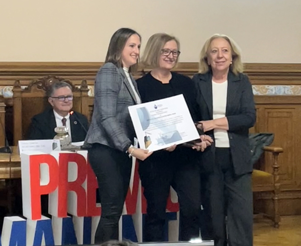 IMDEA Agua recibe el Premio Manantial por su labor investigadora en los recursos hídricos, otorgado por el <a href="/agua_club90086/">CLUB DEL AGUA SUBTERRANEA</a>. <a href="/minasenergiaupm/">minasenergiaupm</a>
+info: c.madrid/bwefg5