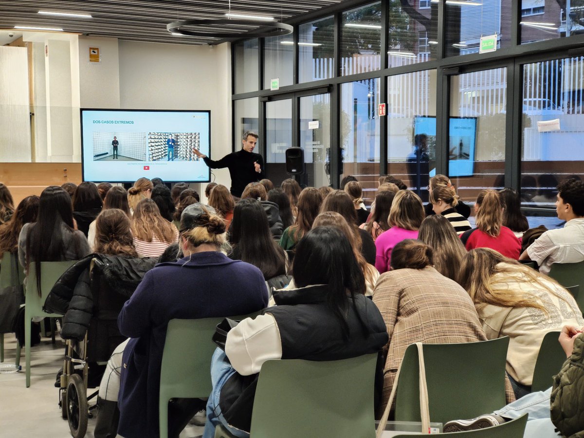 JNegreira_dB's tweet photo. 🙏¡Qué alegría ver el interés y sensibilidad del futuro del #diseño, la #arquitectura y la #construcción, por temas tan importantes como la #acústica, la #sostenibilidad y el #bienestar! 

👨‍🏫Un placer haber impartido esta #masterclass de #acústica en la @udit_es. https://t.co/nfURwm11bJ