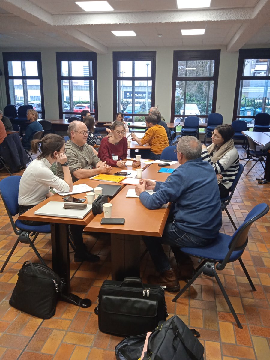 Retour sur la Journée des animateurs de collectifs d’agris en #transition #agroécologique 🌱
🎯favoriser une dynamique régionale d’échanges entre collectifs, partage d'expériences d’animations, résultats techniques &amp; promo du travail de groupe sur des actions de transfert 💬🤝😃