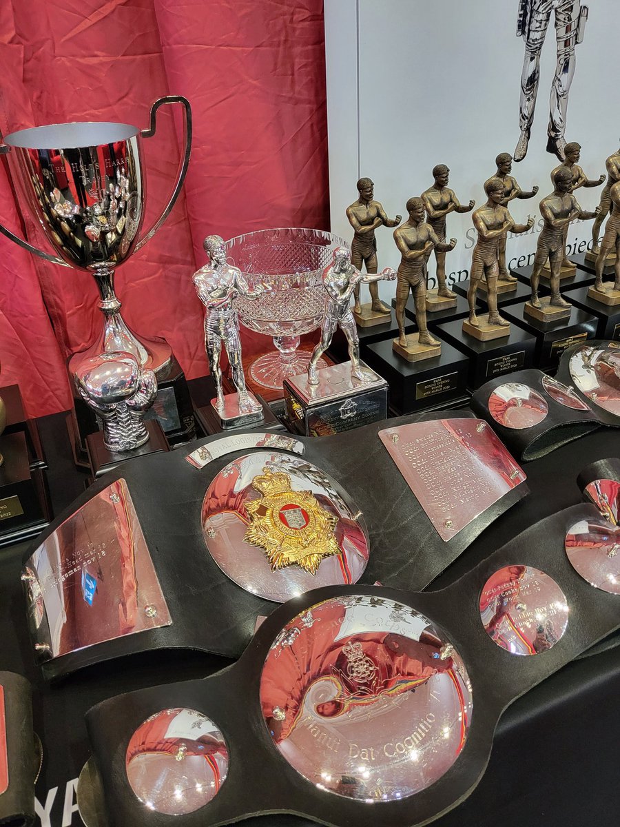 A *FANTASTIC* night of amateur boxing <a href="/RMASandhurst/">Royal Military Academy Sandhurst</a>, where Old College &amp; New College demonstrated the noble art of #boxing &amp; the highest qualities expected of sportsmen &amp; sportswomen. 

All Officer Cadets &amp; RMAS staff came together, cheering on their representative hero’s with