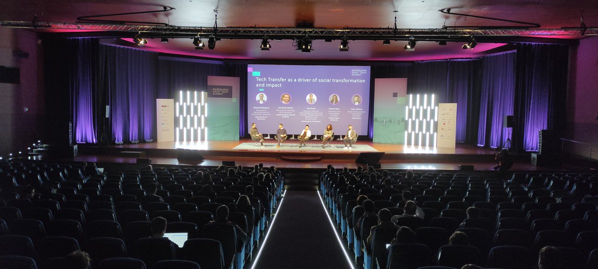 RayGButler's tweet image. #BarcelonaDeepTechSummit Dia 2. Prometí que volvería (a pesar de ayer) y aquí estoy.