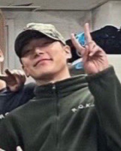 [#wwmx_minhyuk ]

Minhyuk  photo update 🐋.

#민혁 #MINHYUK