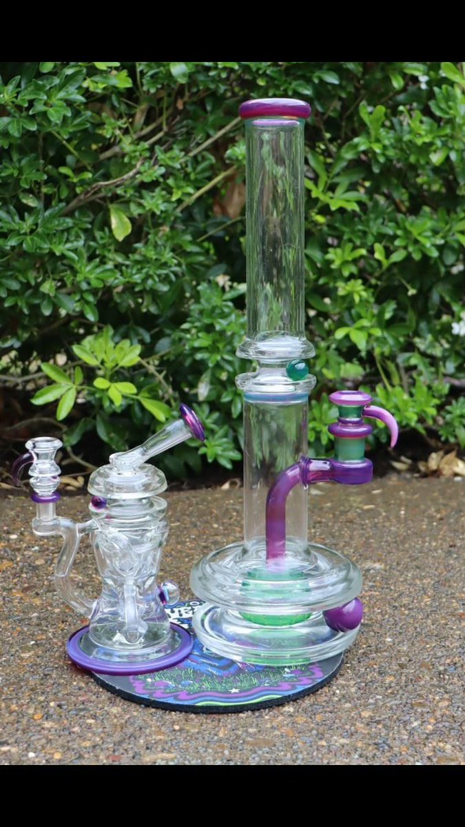 castaglass's tweet photo. A matching pair. One for flower and one for dabs. 

#headyglass #glassofx #bestofglass #castaspinner #phillyglass #glassart #moltenaura #CannabisCommunity https://t.co/AEcFt6eHDs