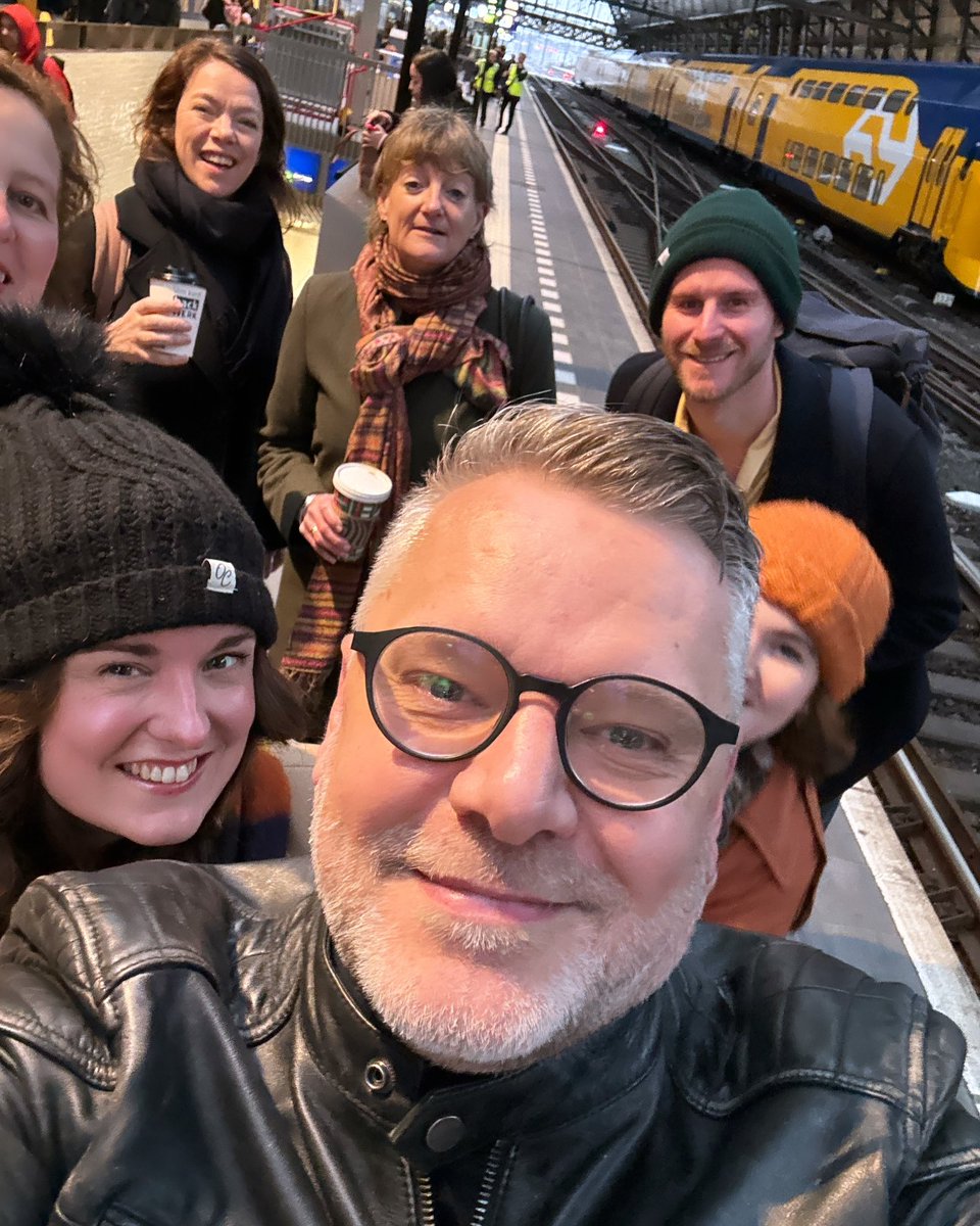 DavidHHeadley's tweet photo. That @harryillers fits right in here in Holland. He’s so tall!
Last day in Amsterdam, and it has been terrific. #TeamDHH is the best. https://t.co/aMrRs9kKox