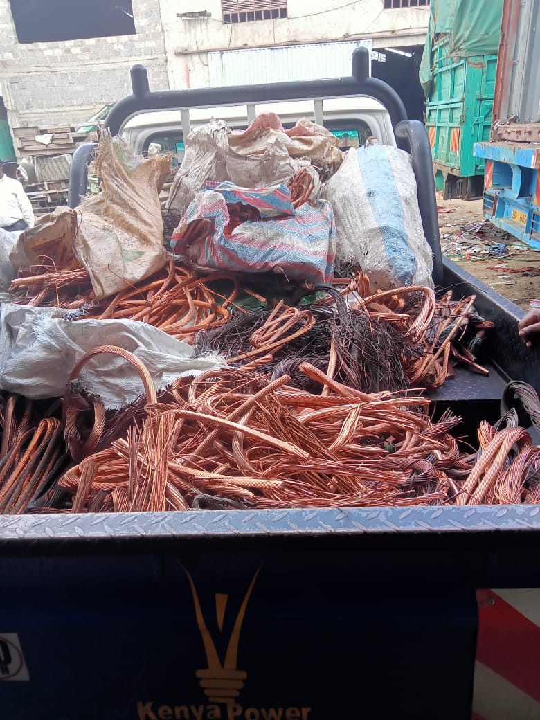 Copskenya's tweet photo. SUSPECTED VANDAL ARRESTED AS KPLC CABLES ARE SEIZED IN NAIROBI

1,020kg of copper cables believed to be property of the Kenya Power and Lighting Company (KPLC) were seized by detectives at a godown in Nairobi yesterday, in an operation where one suspect was arrested.
The operation was carried out at a scrap metal dealer's facility known as Shallian, which is located along Enterprise Road of Gilgil Road in Nairobi.

The suspect, Francis Kaiga, was taken into custody and investigations are ongoing to arrest his accomplices.

#CopsKenya