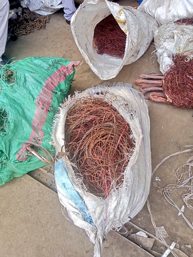 Copskenya's tweet photo. SUSPECTED VANDAL ARRESTED AS KPLC CABLES ARE SEIZED IN NAIROBI

1,020kg of copper cables believed to be property of the Kenya Power and Lighting Company (KPLC) were seized by detectives at a godown in Nairobi yesterday, in an operation where one suspect was arrested.
The operation was carried out at a scrap metal dealer's facility known as Shallian, which is located along Enterprise Road of Gilgil Road in Nairobi.

The suspect, Francis Kaiga, was taken into custody and investigations are ongoing to arrest his accomplices.

#CopsKenya