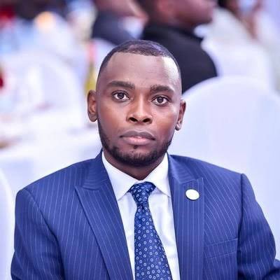 jessyoolo's tweet photo. ..@DuncanAbigaba, you are a useless and biased fool who decided to passionately hate Gen @mkainerugaba after losing your job at GCIC @GCICUganda. 

I am here to remind you about your extravagance while at GCIC, where you decided not only to have sex with your workmates but also go further to waste the money on most influencers like @Rita_Arinaitwe and many other girls. I think you should relax your being horny every time to the extent of having an affair with a friend of Carol, who was your wife and later divorced you.