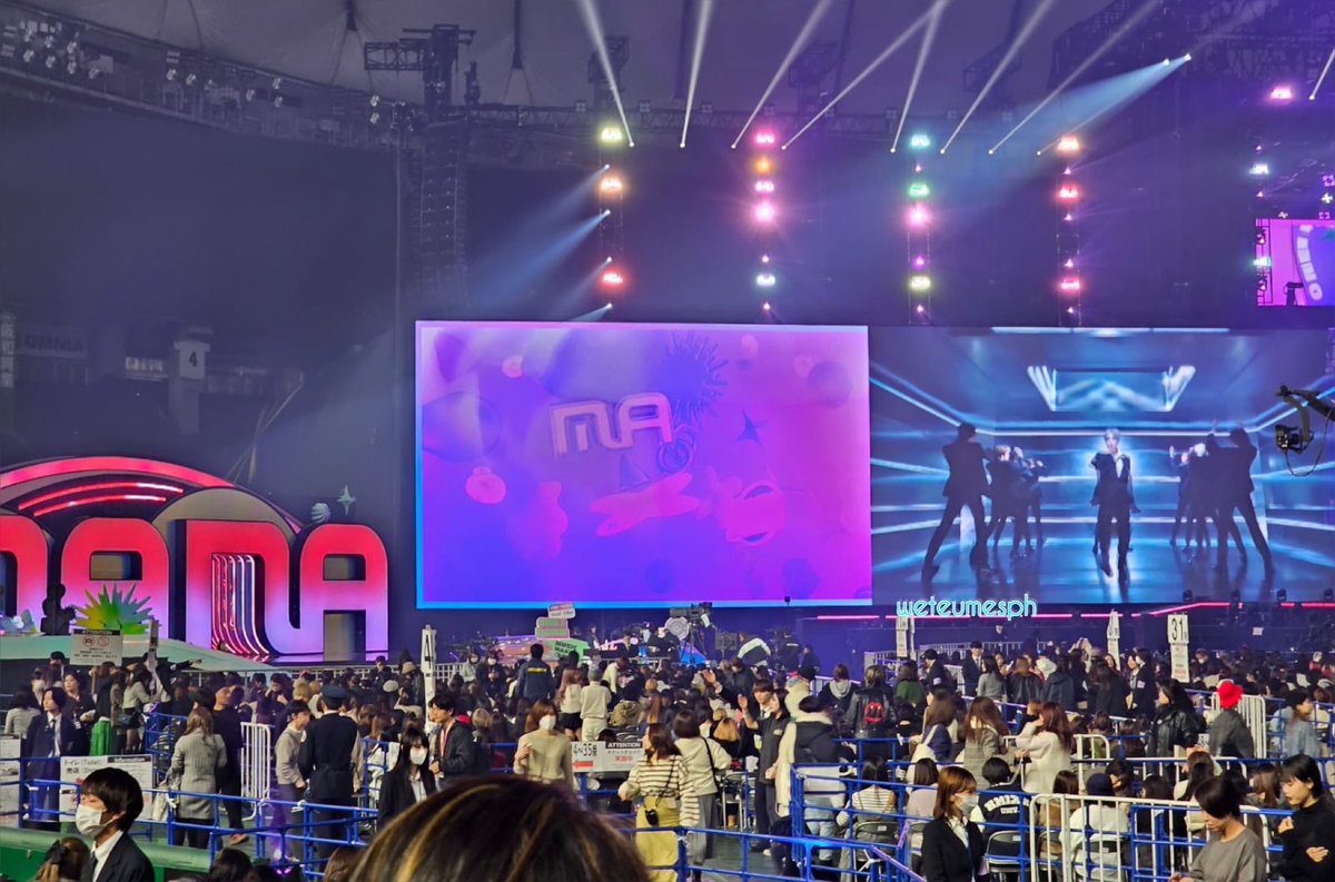231129 | 📸 ADMIN TREASURE - BONA BONA on the screen while waiting for the Main Show to start 🫶🏼 2023 MAMA Awards Chapter 2 will start at 6 PM KST/KST Livestream: https://youtube.com/live/n...