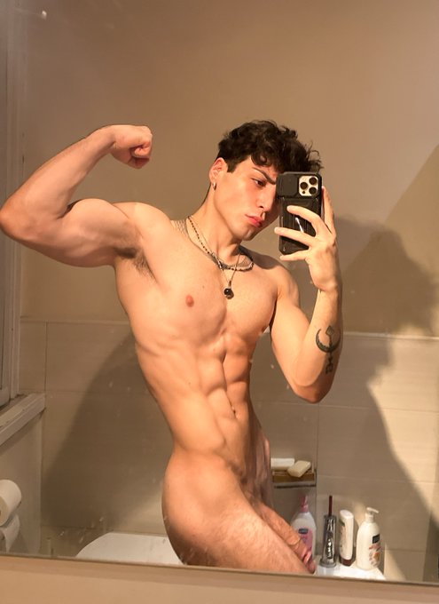 I’m getting heavier day by day https://t.co/gHFlWdVUrh