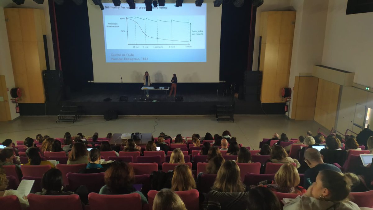 HatierRegionSud's tweet photo. Nouvelle #conférence pédagogique sur les terres marseillaises d'une partie de l'équipe #ChaqueJourCompte autour de la #ritualisation et de l'enseignement #explicite des #Mathématiques au C2. 🙏 aux auteures, sans oublier l'équipe de circo Marseille-Huveaune.
@EditionsHatier https://t.co/67EUE8Xq6V