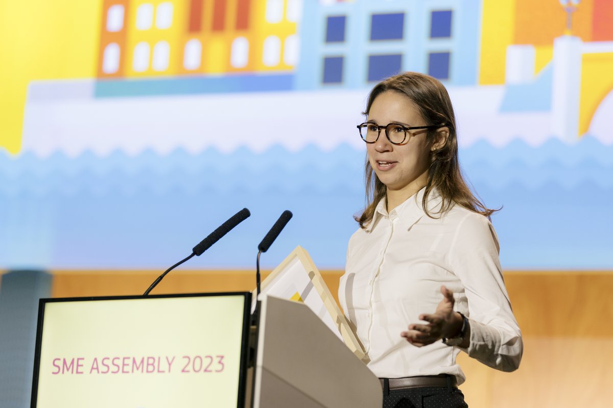 🔦 Spotlight on Mariia Alipatova, the shining winner of #YSC2023! Her groundbreaking Solar Optic project is set to revolutionise building illumination, slashing carbon emissions & promoting well-being. Check out her exclusive interview for more insights single-market-economy.ec.europa.eu/news/unveiling…