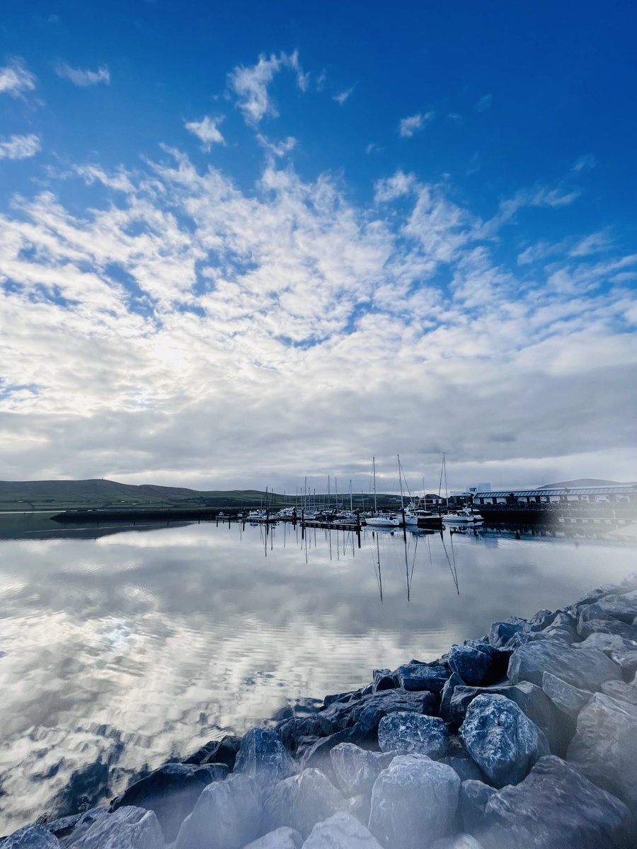 Gift Joy 🎁 #dingle #seafront #ourlocation dinglebayhotel.com