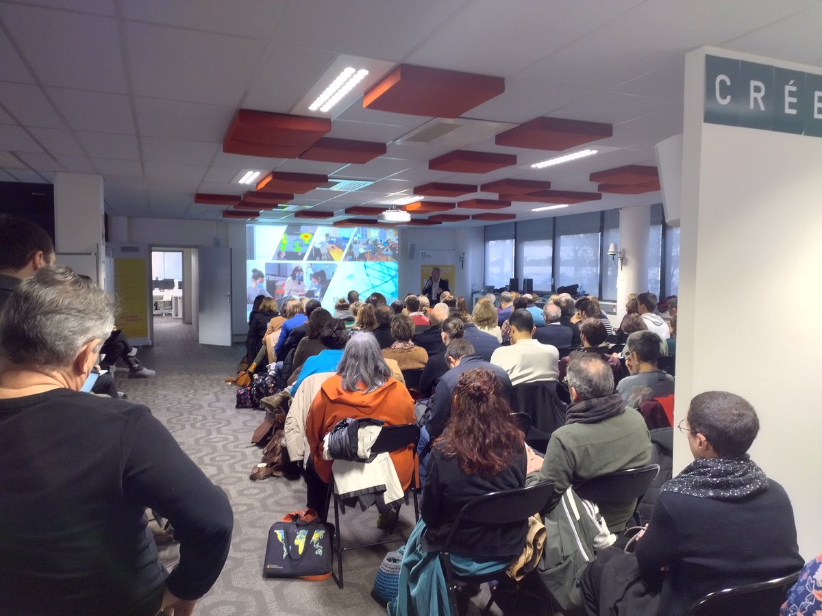 Séminaire "#IA et #Esprit_critique" de <a href="/acpoitiers/">Académie de Poitiers</a> en collaboration avec le <a href="/LaboTechne/">TECHNE</a> et <a href="/reseau_canope/">Réseau Canopé</a> .
Conférence de <a href="/jfcerisier/">Cerisier</a> sur l'éthique des usages scolaires des IA après des ateliers d'acculturation à l'IA.
Un grand merci à tous les contributeurs!