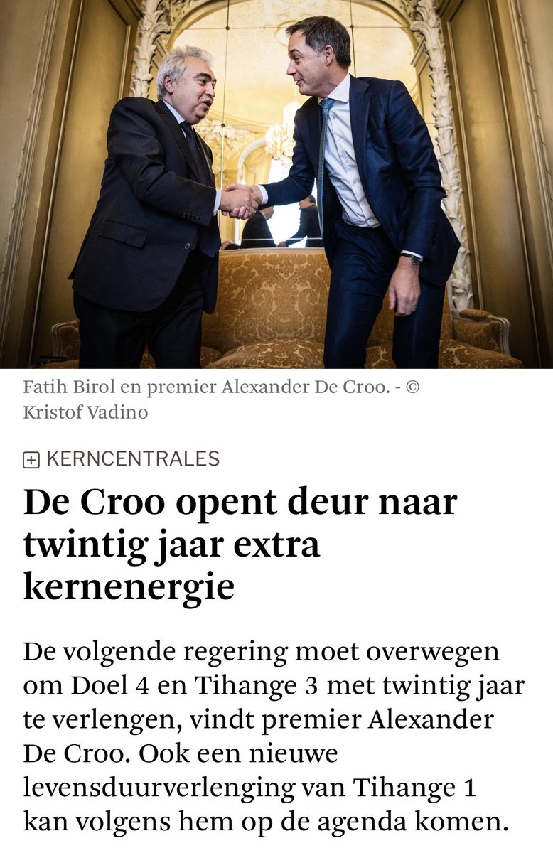 De Croo verweet <a href="/Bart_DeWever/">Bart De Wever</a> een jaar geleden nog een “gebrek aan dossierkennis” omdat die vroeg om meerdere centrales en langer dan tien jaar te verlengen. Nu vindt hij dat een volgende regering (niet degene die hij nu leidt) exact dat moet doen. En dat passeert allemaal.